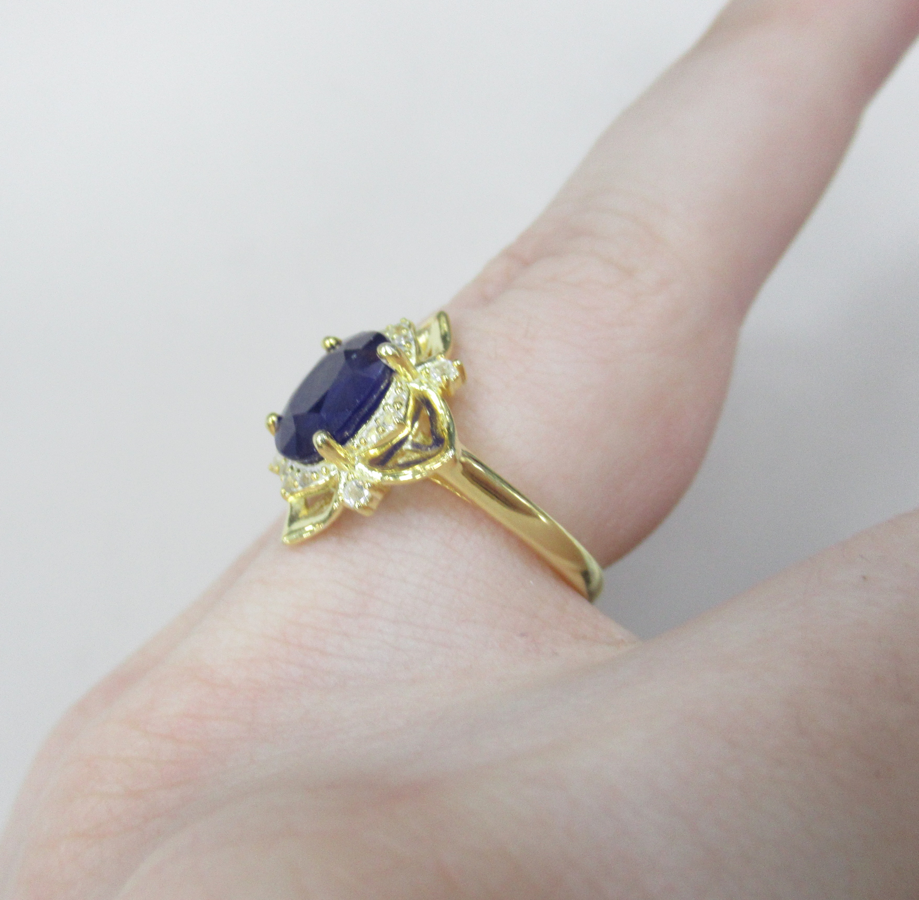 Серебряное кольцо с сапфиром